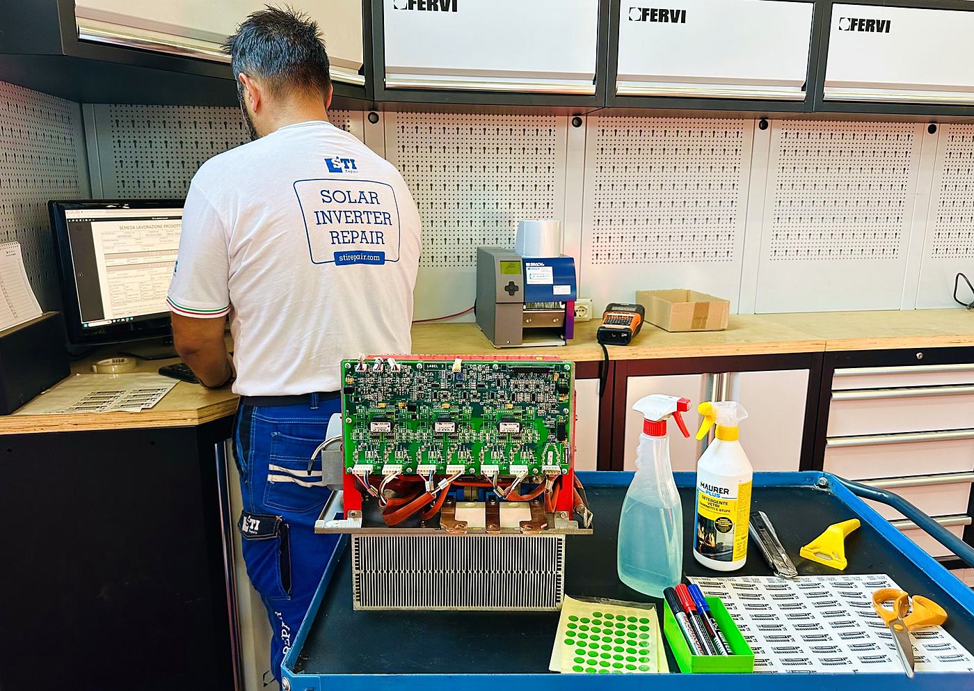 Collaudo in laboratorio di un inverter fotovoltaico rigenerato