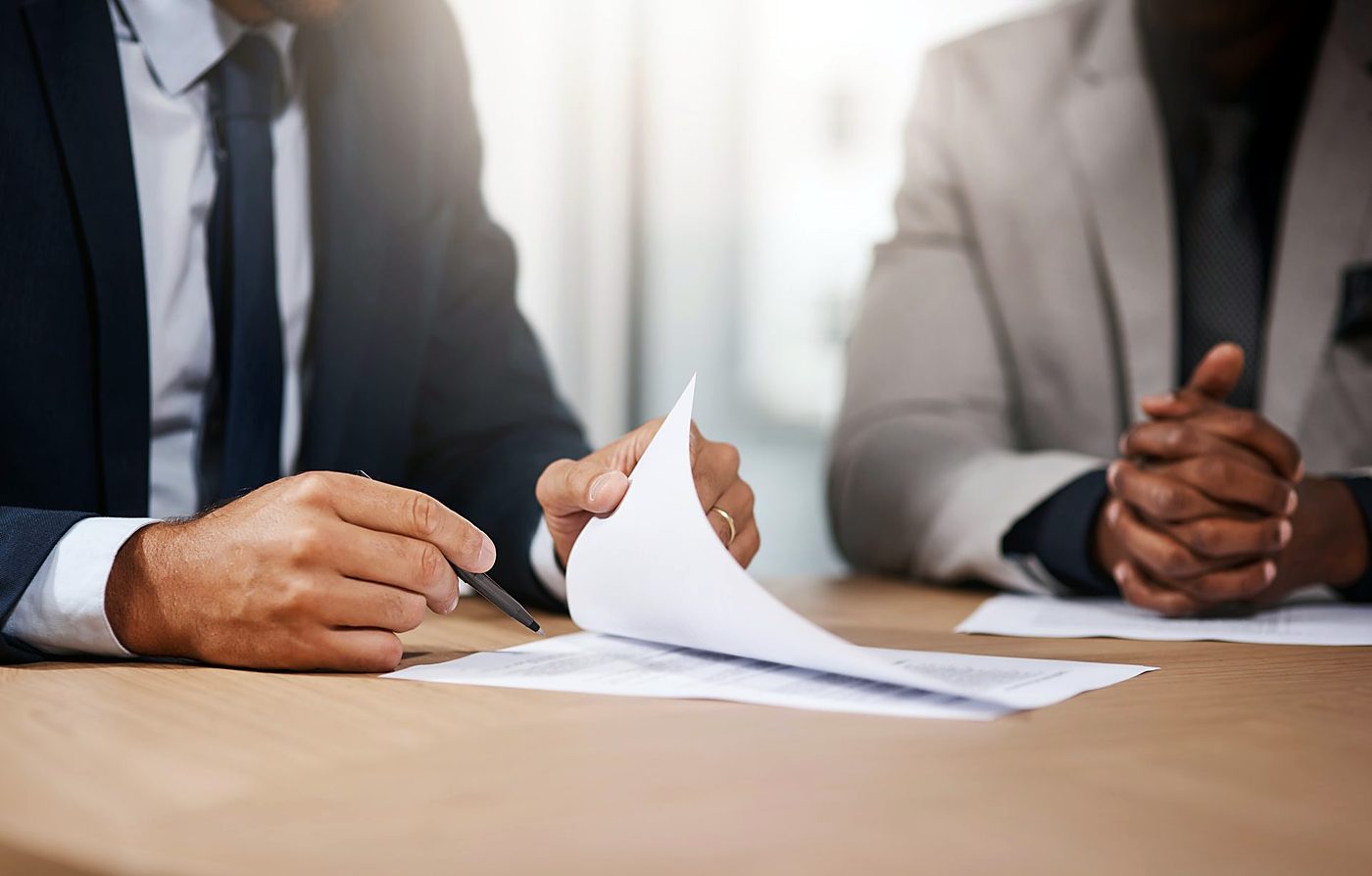 Firma di un contratto di cessione di un impianto fotovoltaico