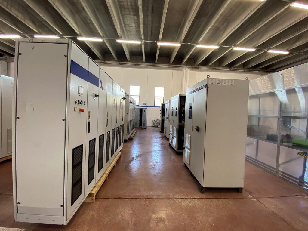 Laboratorio STI Repair con inverter fotovoltaici centralizzati in rigenerazione