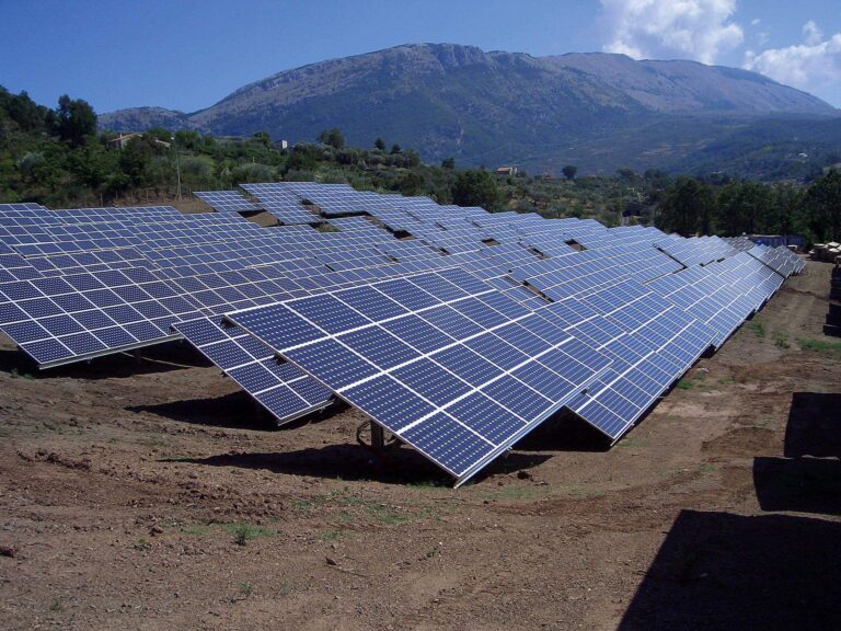 Impianto fotovoltaico a terra della generazione Conto Energia con moduli policristallini