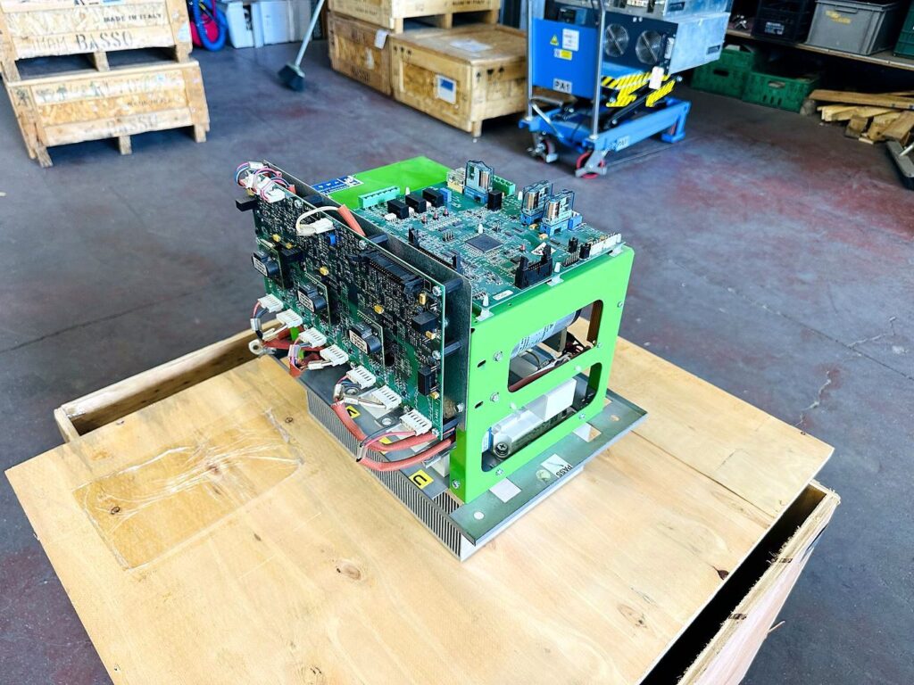 Modulo di potenza di inverter rigenerato pronto per la spedizione