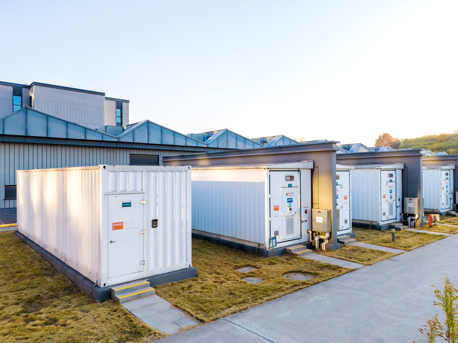 Sistema di accumulo BESS in container per stabilimento industriale